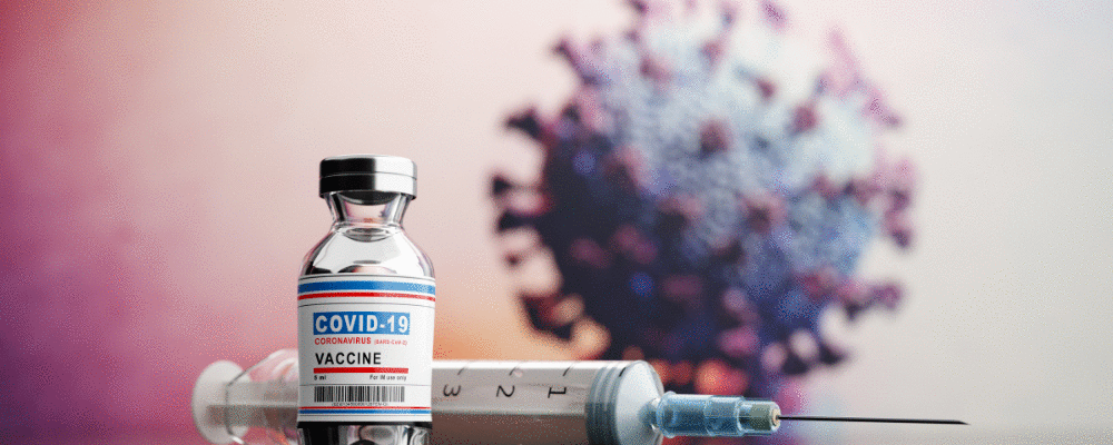 Fiocruz libera 1º lote da vacina contra a Covid-19 com produção 100% nacional