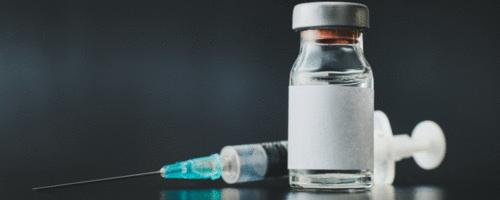 Quatro fatores que aumentam o risco de pessoas vacinadas adquirirem covid-19