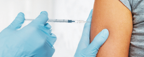 Atualização da vacinação contra COVID-19 no Brasil: queda de 87,3% na média de óbitos